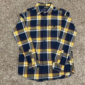 Long sleeve flannel button down shirt - athletic fit